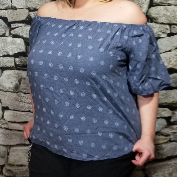 Polka Dot Off Shoulder Top - Picture 4 of 5